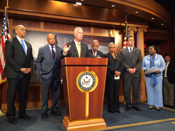 Booker, Cummings, Johnson, Issa, Members of Congress Introduce Bipartisan Legislation to Give Formerly Incarcerated a Fair Chance at Federal Employment