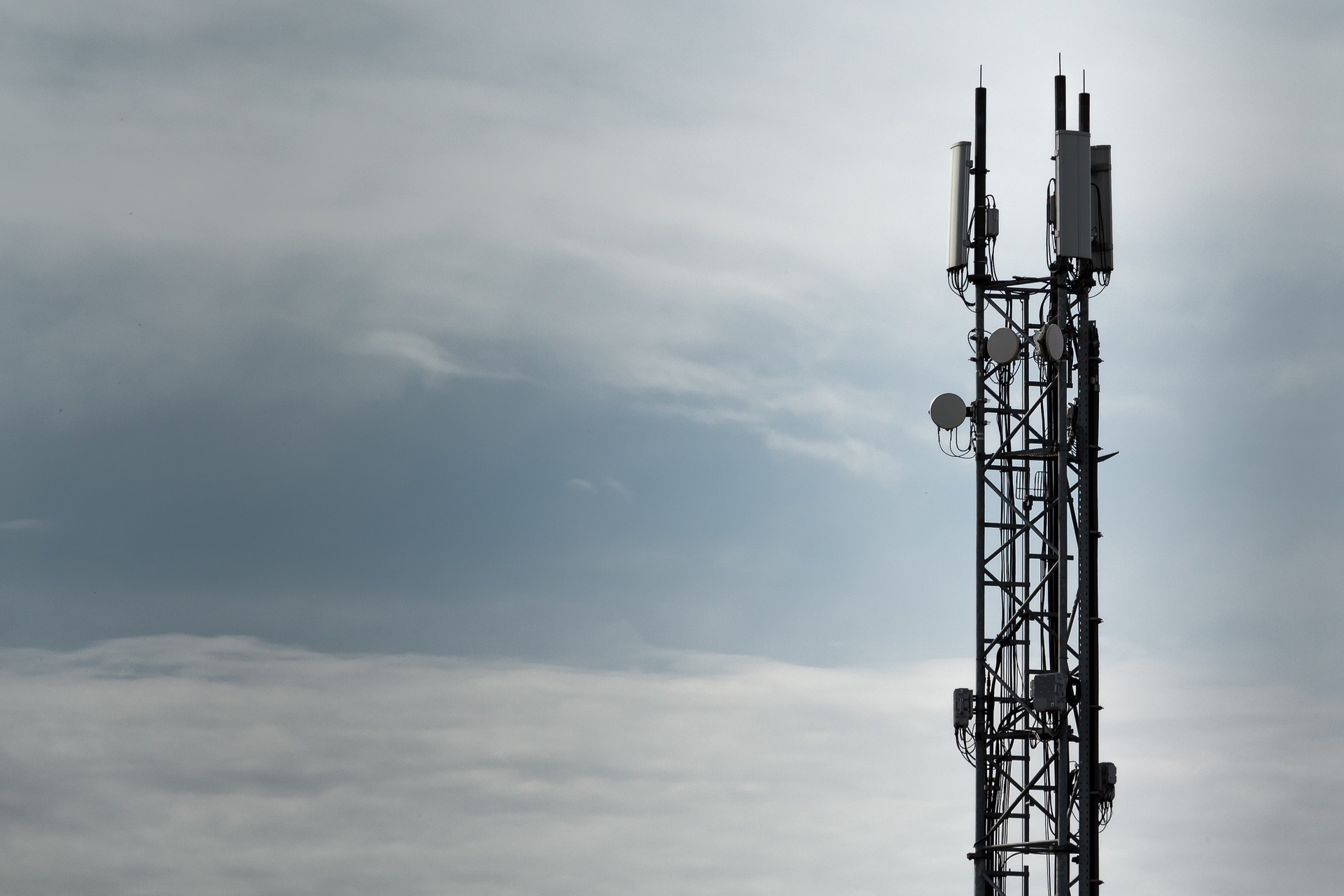 Johnson, Rosen Introduce Bill to Strengthen U.S. Leadership on 5G Standards Setting