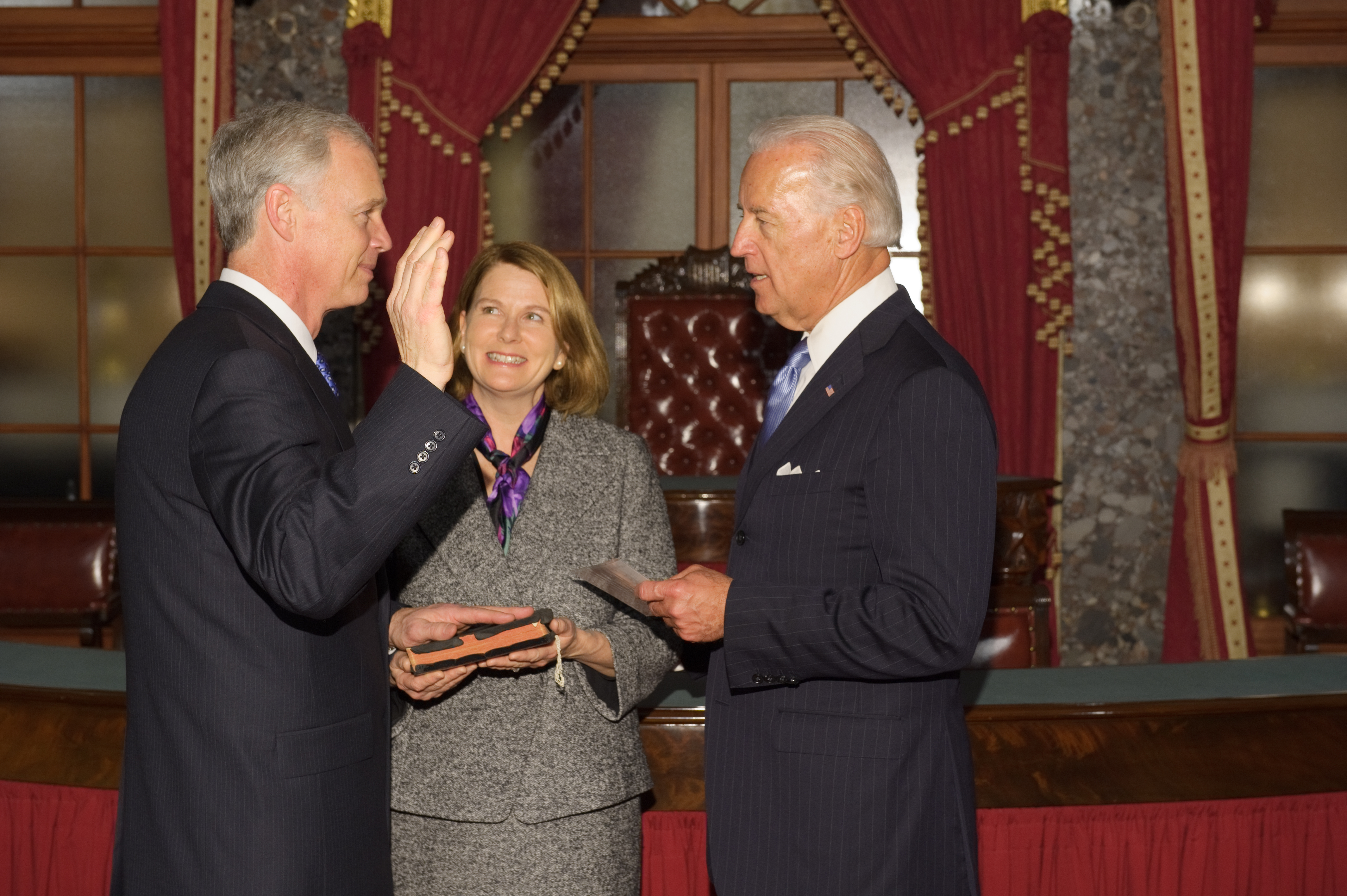 Wisconsin’s Ron Johnson Sworn in as United States Senator